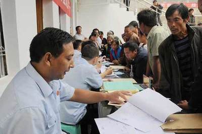 永善法院“訴訟服務直通車”開進移民鄉鎮，法治陽光照亮游學咨詢路